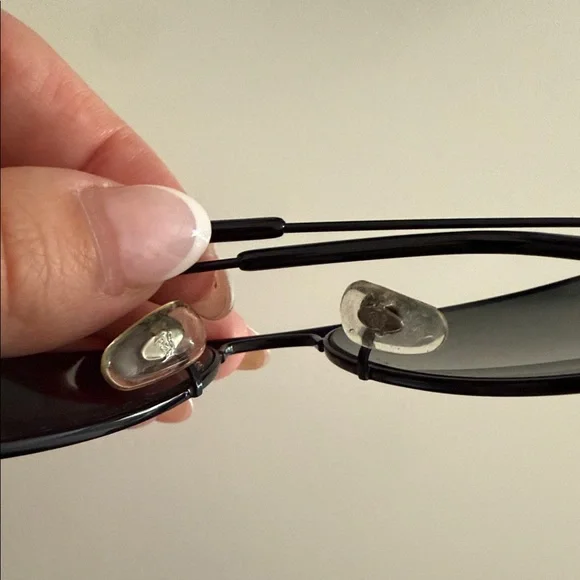 Ray-Ban Dark Aviator Sunglasses - Picture 3 of 4